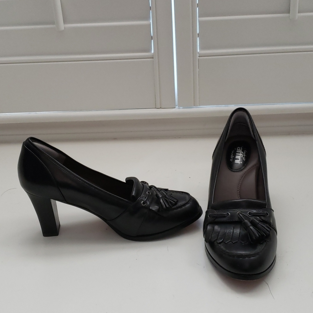 Pumps worn twice 3 inch heel